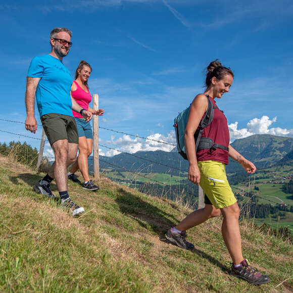 Wandern in den Bergen von Oberstaufen im Allgäu.