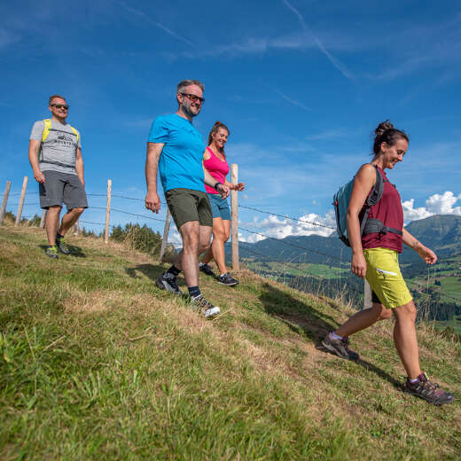 Wandern auf den Wegen und Touren in den Bergen von Oberstaufen im Allgäu