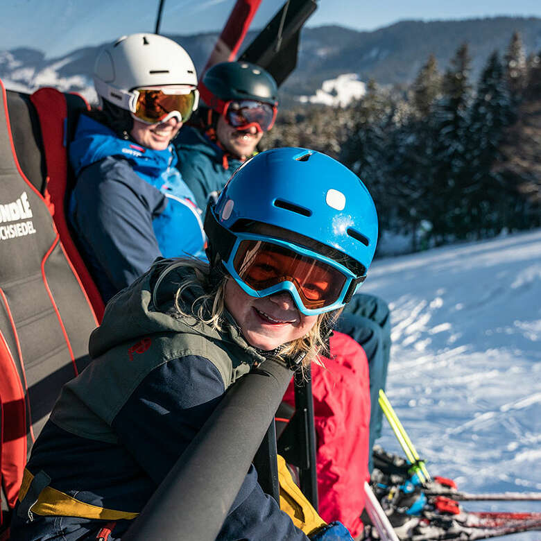 Skifahren mit der ganzen Familie in den Skigebieten von Oberstaufen.