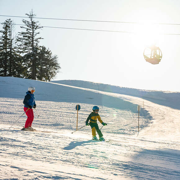 Skifahren für die ganze Familie in den Skigebieten von Oberstaufen im Allgäu.