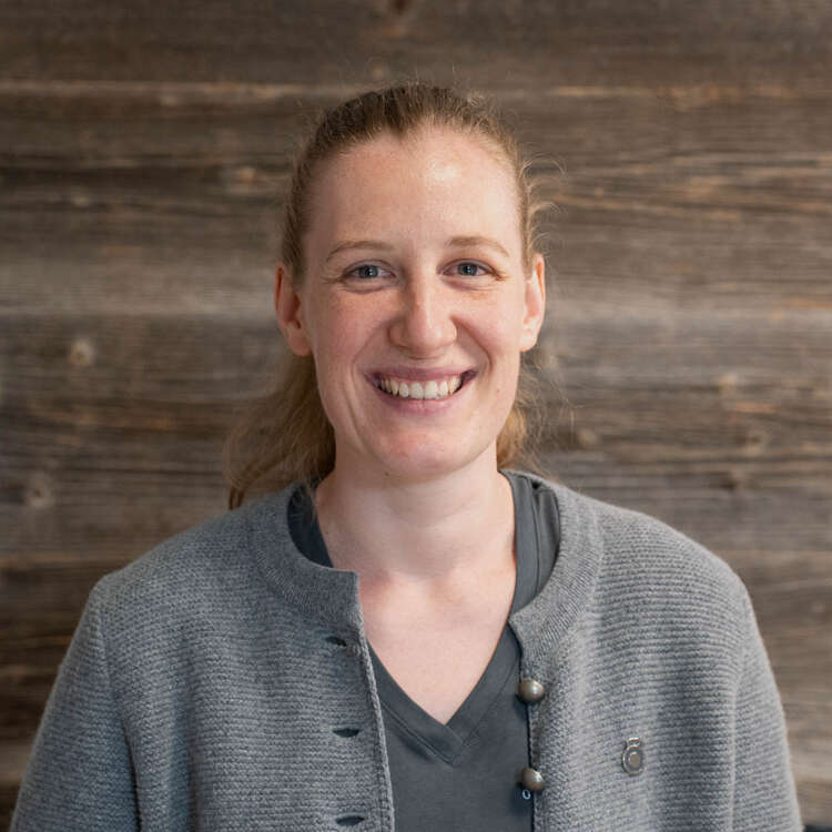 Mitarbeiterportrain Megan Weber Mitarbeiterbild der OTM
