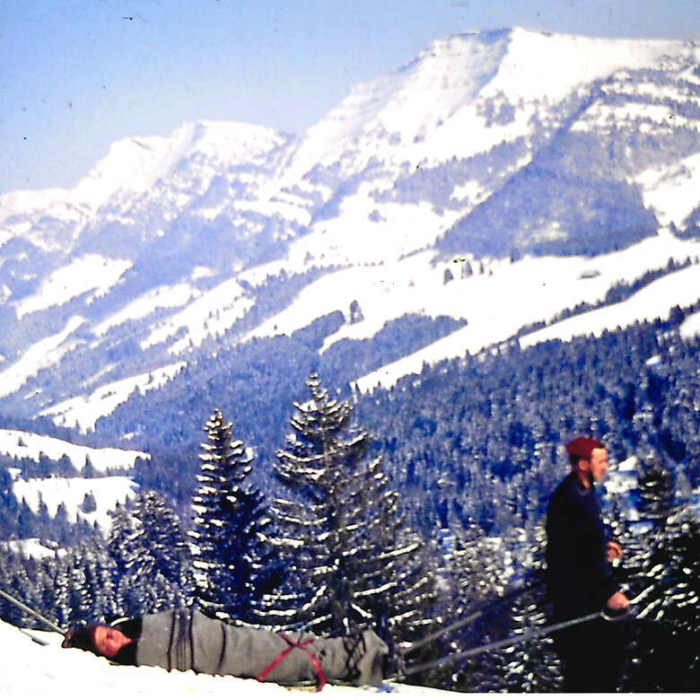 Die Bergwacht rettet eine Person im Naturpark Nagelfluhkette.