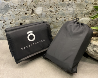 Merch des Monats "Oberstaufen Sitzkissen" schwarz