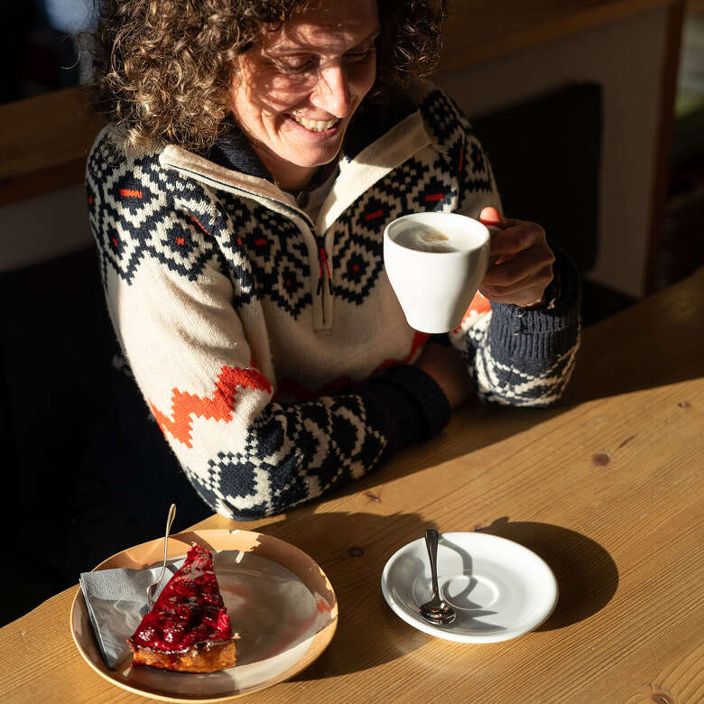 Einkehr im Winter Gemütliche Einkehr bei Kaffee und Kuchen im Allgäuer Winter