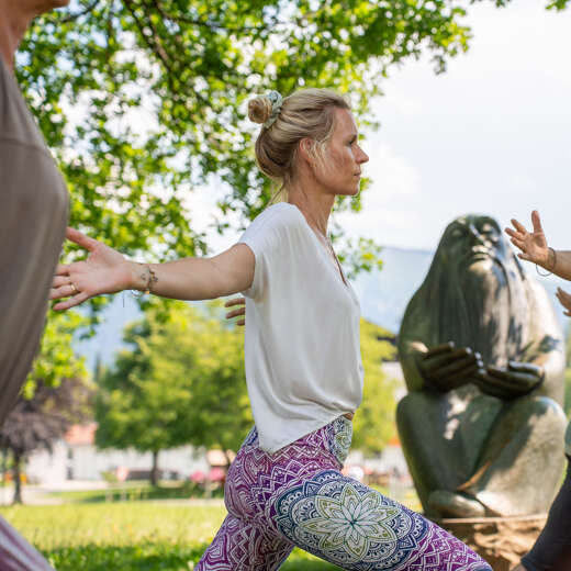 Achtsamkeitstage in Oberstaufen Yoga-Session im PARK