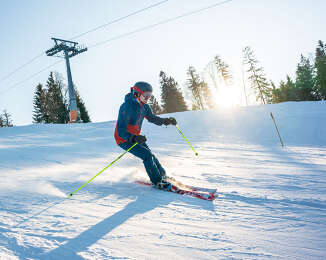 Familienabfahrt im Skigebiet Hündle-Thalkirchdorf in Oberstaufen-Allgäu