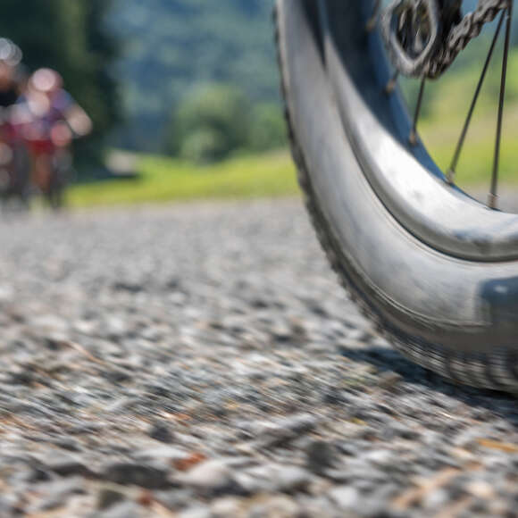 Radfahren im Sommer in Oberstaufen im Allgäu.