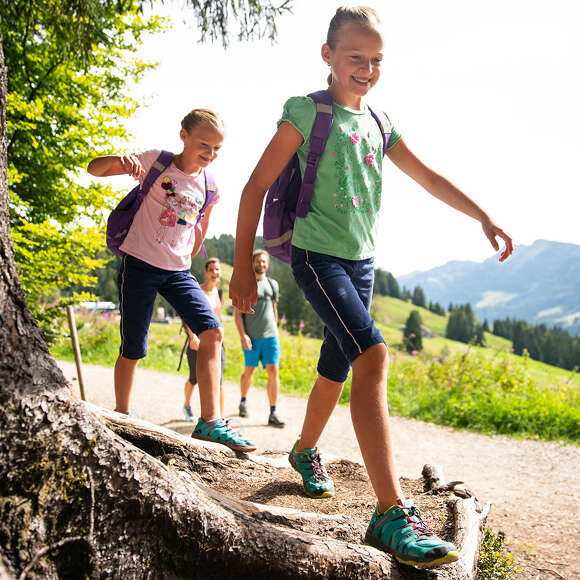 Wandern mit Kindern am Imberg mit Bergpanorama