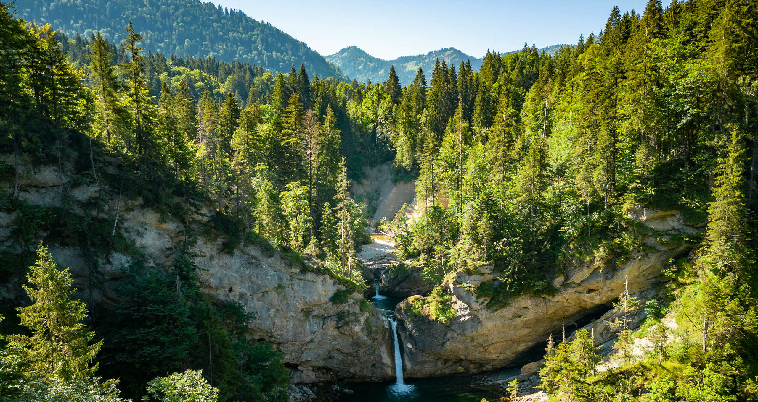 Buchenegger Wasserfälle und der umliegende Wald im Naturpark Nagelfluhkette