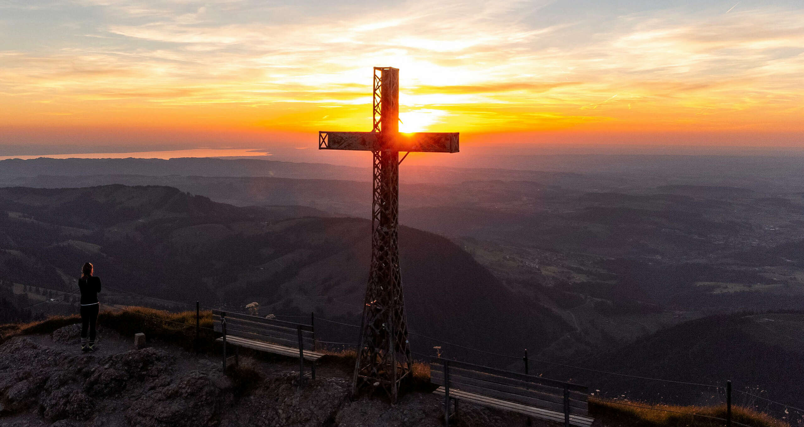Der Sonnenaufgang vom Gipfel des Hochgrats beobachten