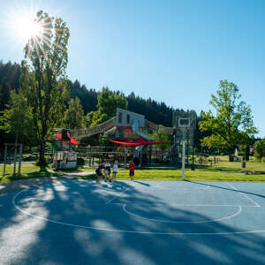 Die Sonne scheint im Oberstaufen PARK