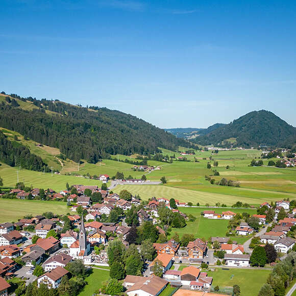 Das Konstanzer Tal mit dem Hündle bei Oberstaufen.