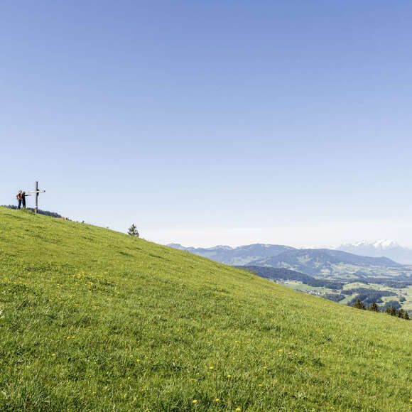Frühlingswandern mit Panorama am Dreiländerblick