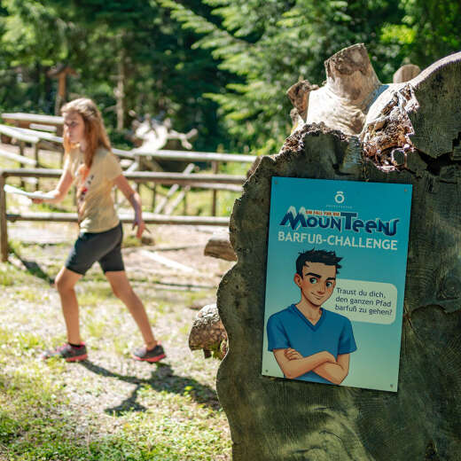 Barfuß-Challenge am MounTeens Detektivweg am Hündle