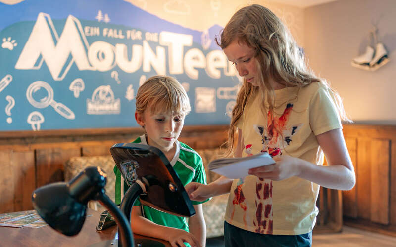 Kinder in der Mounteens-Zentrale am Hündle
