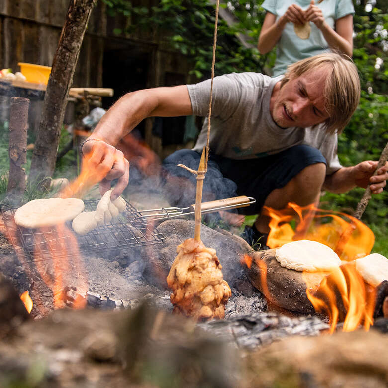Lagerfeuerküche bei der Event-Woche für Nachhaltigkeit und Umweltbewusstsein