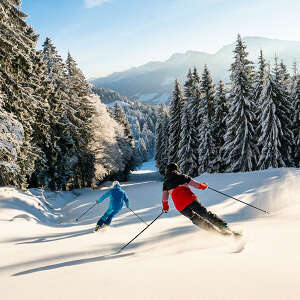 Sonnen-Skifahren in der Skiarena Steibis Sonnen-Skifahren in der Skiarena Steibis mit Bergpanorama