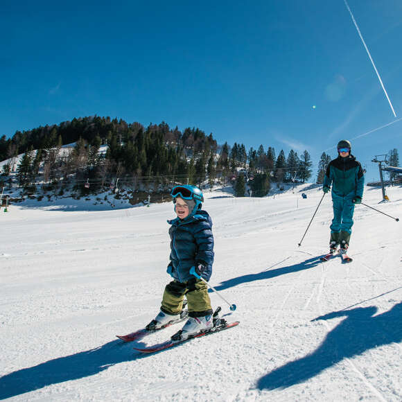 Ski fahren lernen auf den Pisten von Oberstaufen
