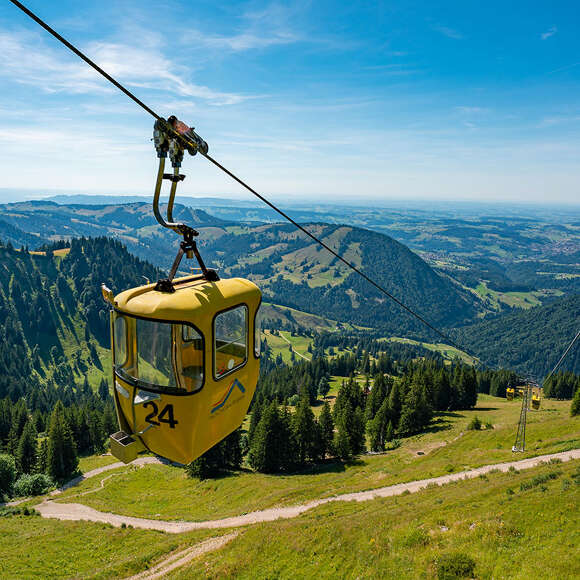 Hochgratbahn Hochgratbahn mit Weitblick über die Berge von Oberstaufen