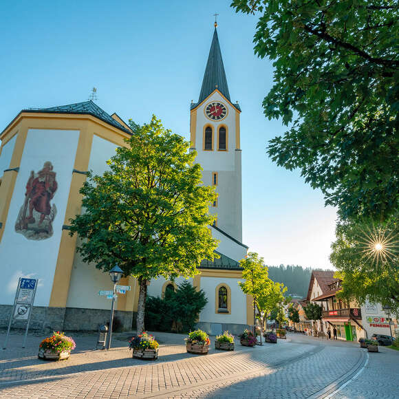 Pfarrkirche St Peter und Paul in Oberstaufen