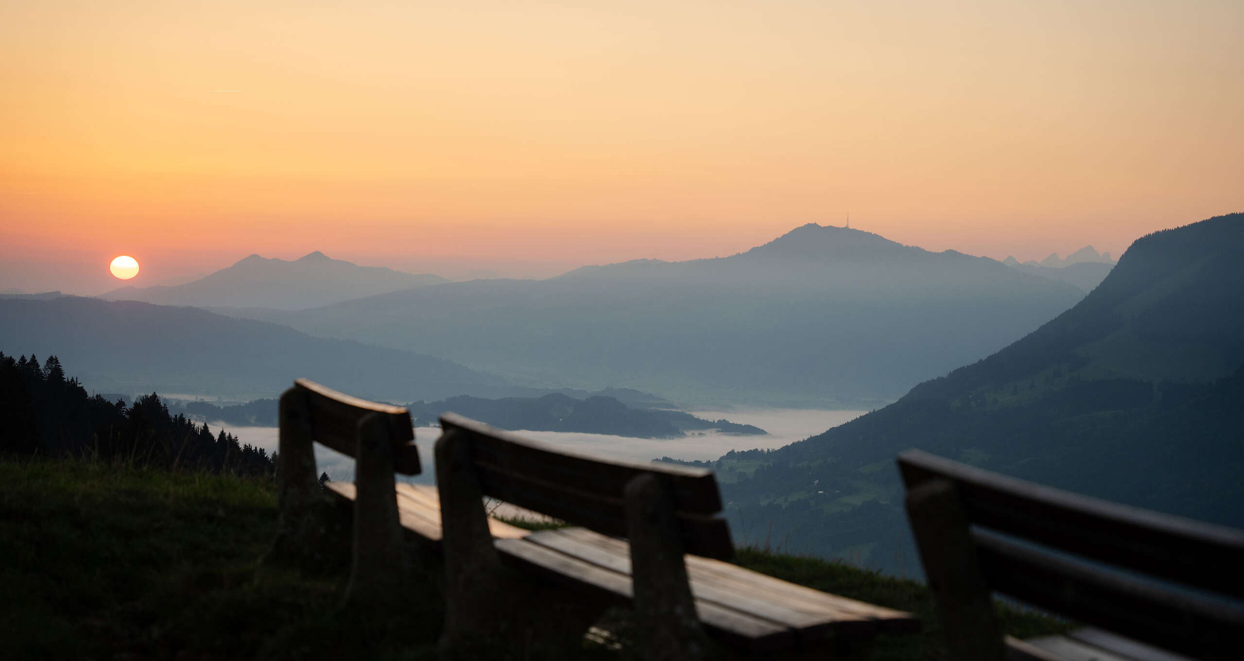 Sonnenaufgang auf der Salmaser Höhe Sonnenaufgang auf der Salmaser Höhe mit Blick zum Grünten