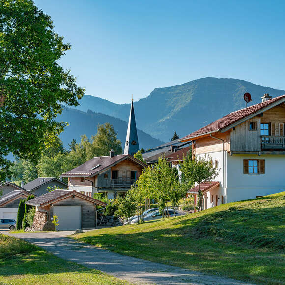 Ferienwohnungen Steibis Ort mit Blick auf den Hochgrat
