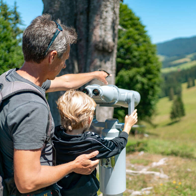 Unterwegs auf dem MounTeens-Detektivweg am Hündle