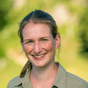 Die Rangerin Theresa Hilber des Naturpark Nagelfluhkette im Allgäu.
