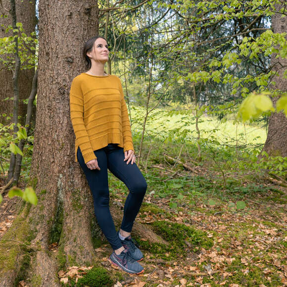Entspannung an den Bäumen beim Waldbaden in Oberstaufen
