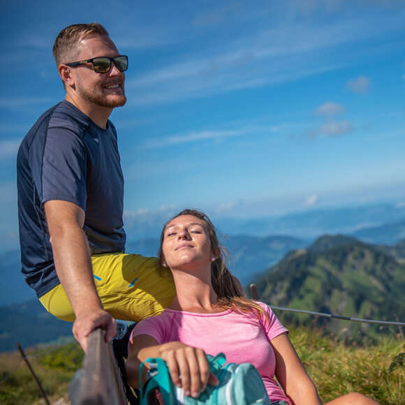 Entspannung am Hochgrat mit Weitblick auf die Allgäuer Berge