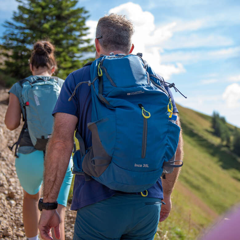 Diese Dinge gehören in Deinen Wanderrucksack für eine Tour durch die Allgäuer Natur.