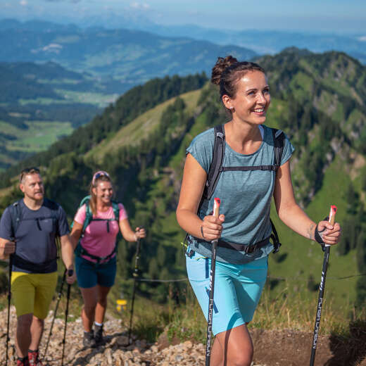 Wanderung auf den Hochgratgipfel mit Panoramablick über die Berge