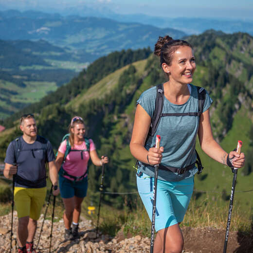 Wanderung auf den Hochgratgipfel mit Panoramablick über die Berge