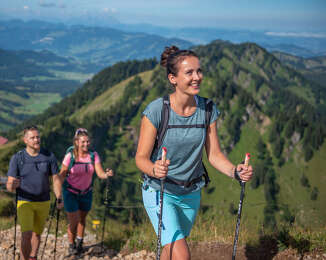 Wanderung auf den Hochgratgipfel mit Panoramablick über die Berge