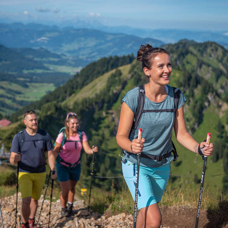 Wanderung auf den Hochgratgipfel mit Panoramablick über die Berge
