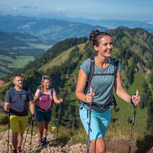 Wanderung auf den Hochgratgipfel mit Panoramablick über die Berge