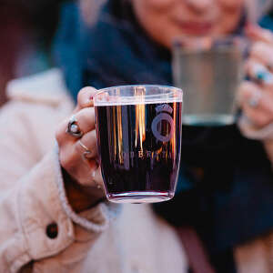 Glühwein in der Oberstaufen Tasse im Allgäu